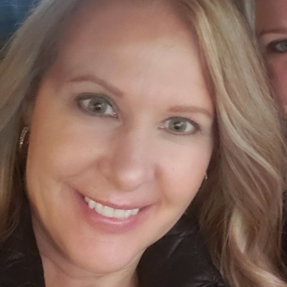 Meet your Posher, Jackie - Picture 2 of 2